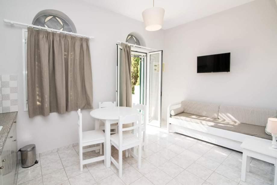 Seirines Apartments อาจิออส ไอออนนิส ภายนอก รูปภาพ