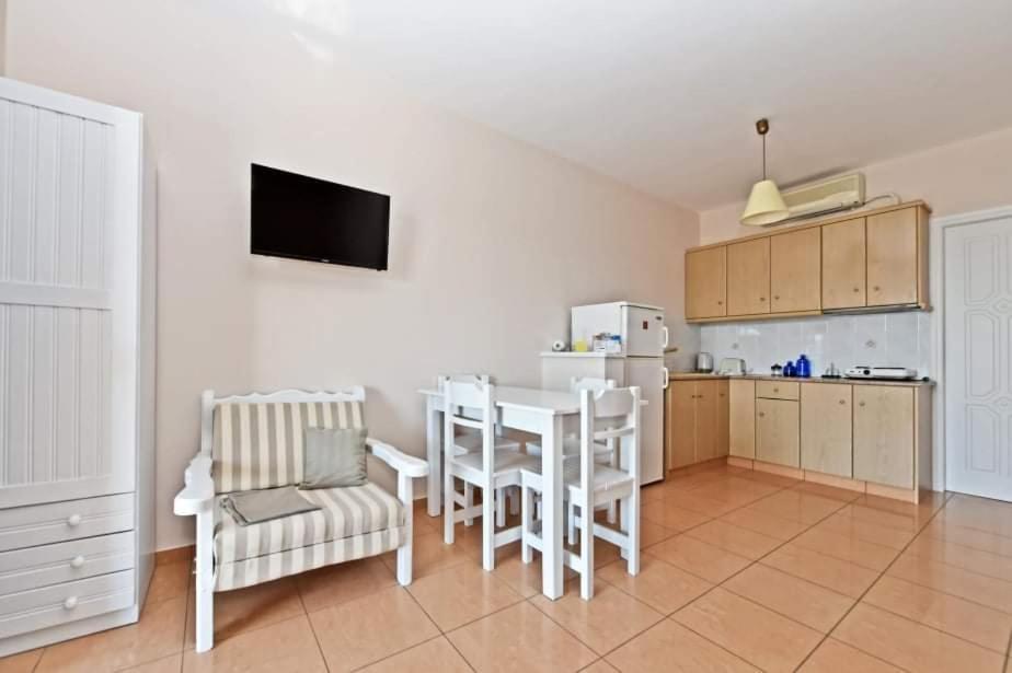 Seirines Apartments อาจิออส ไอออนนิส ภายนอก รูปภาพ